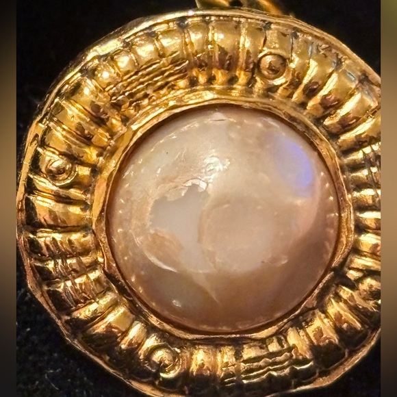 CHANEL Gold and Cream Statement Earrings - Clip on - Picture 6 of 10